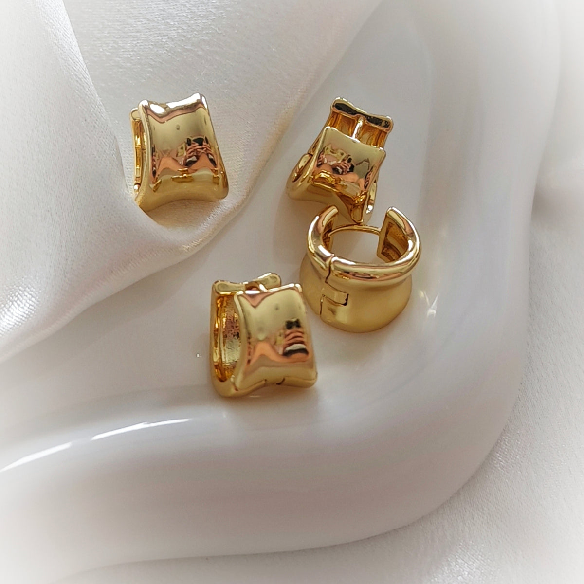 Golden Curve Hoops