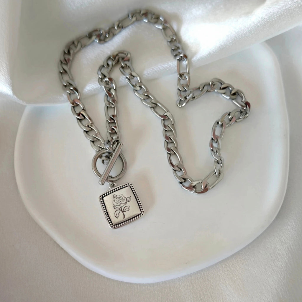 Rosette Necklace