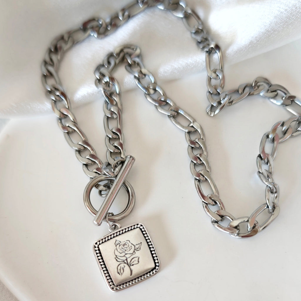Rosette Necklace
