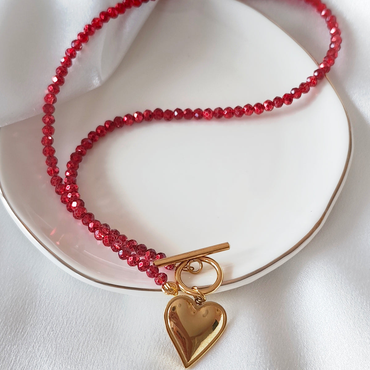 Scarlet Kiss Necklace