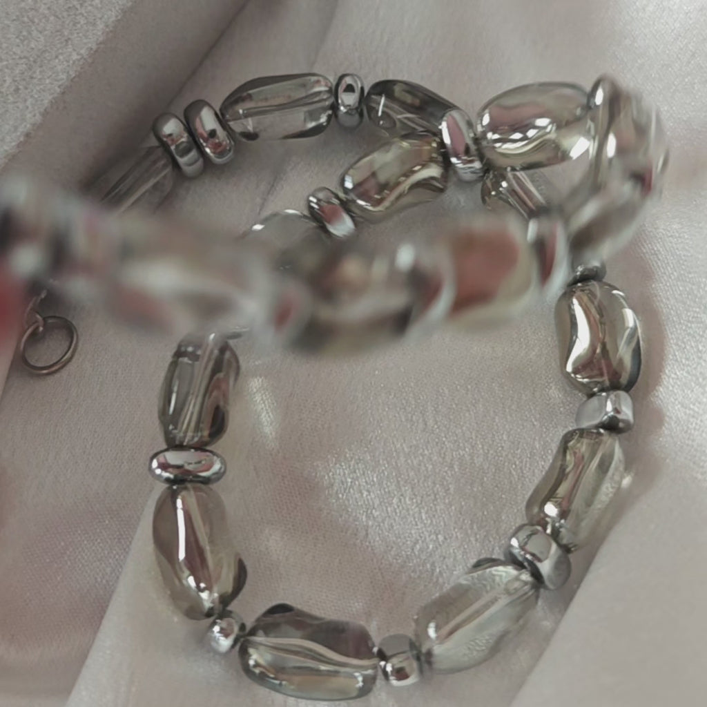 Lucent Necklace