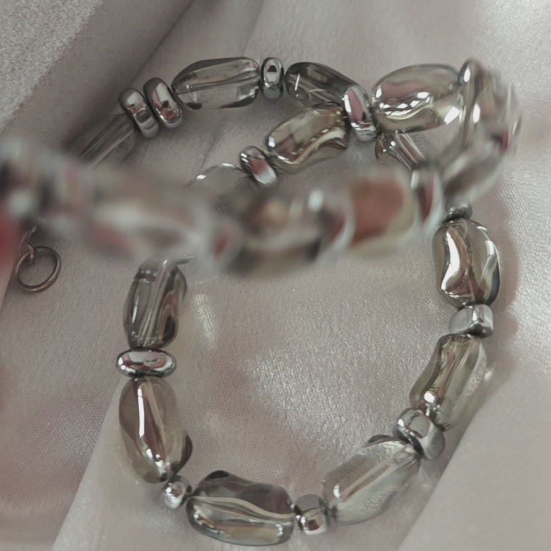 Lucent Necklace