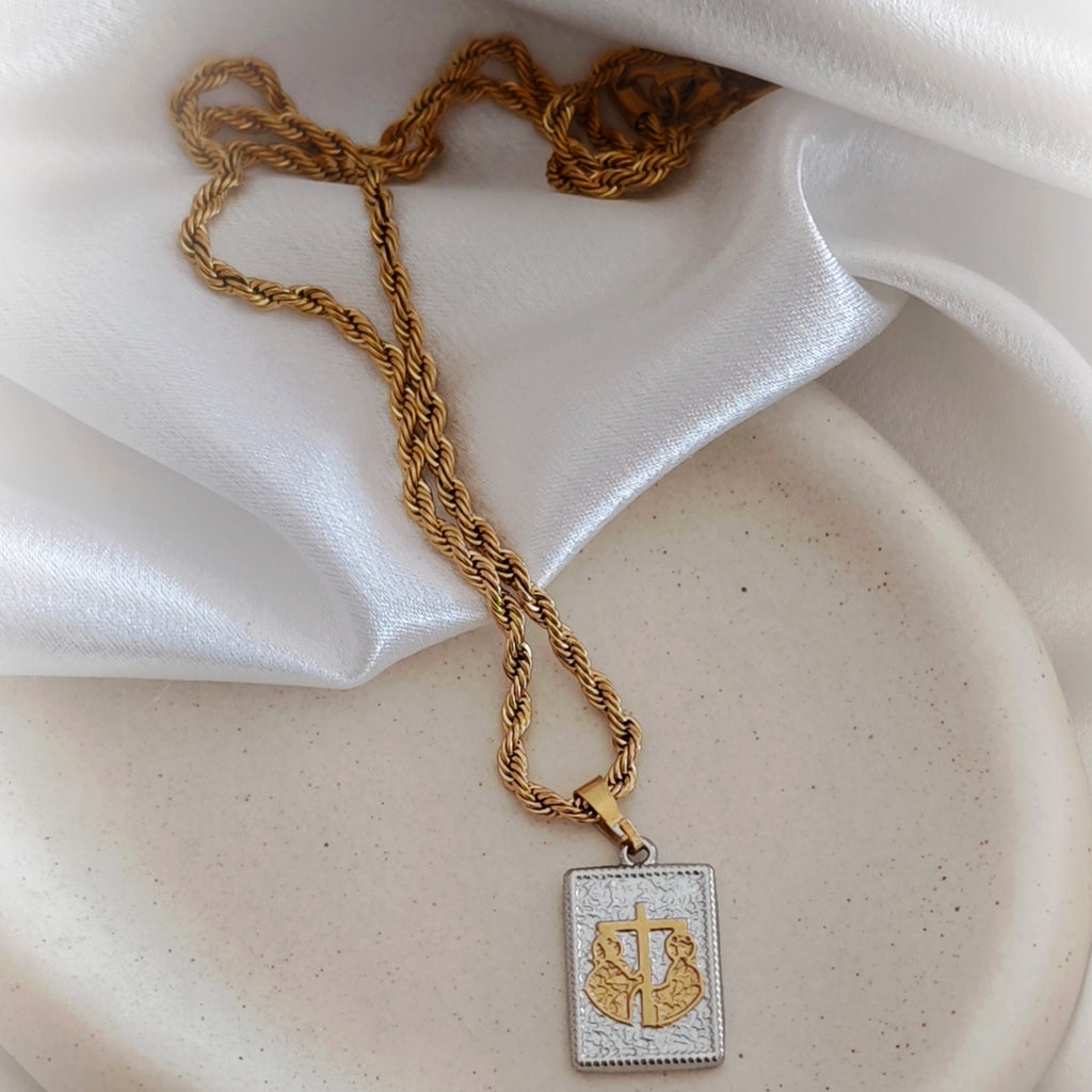 Fylachto Necklace