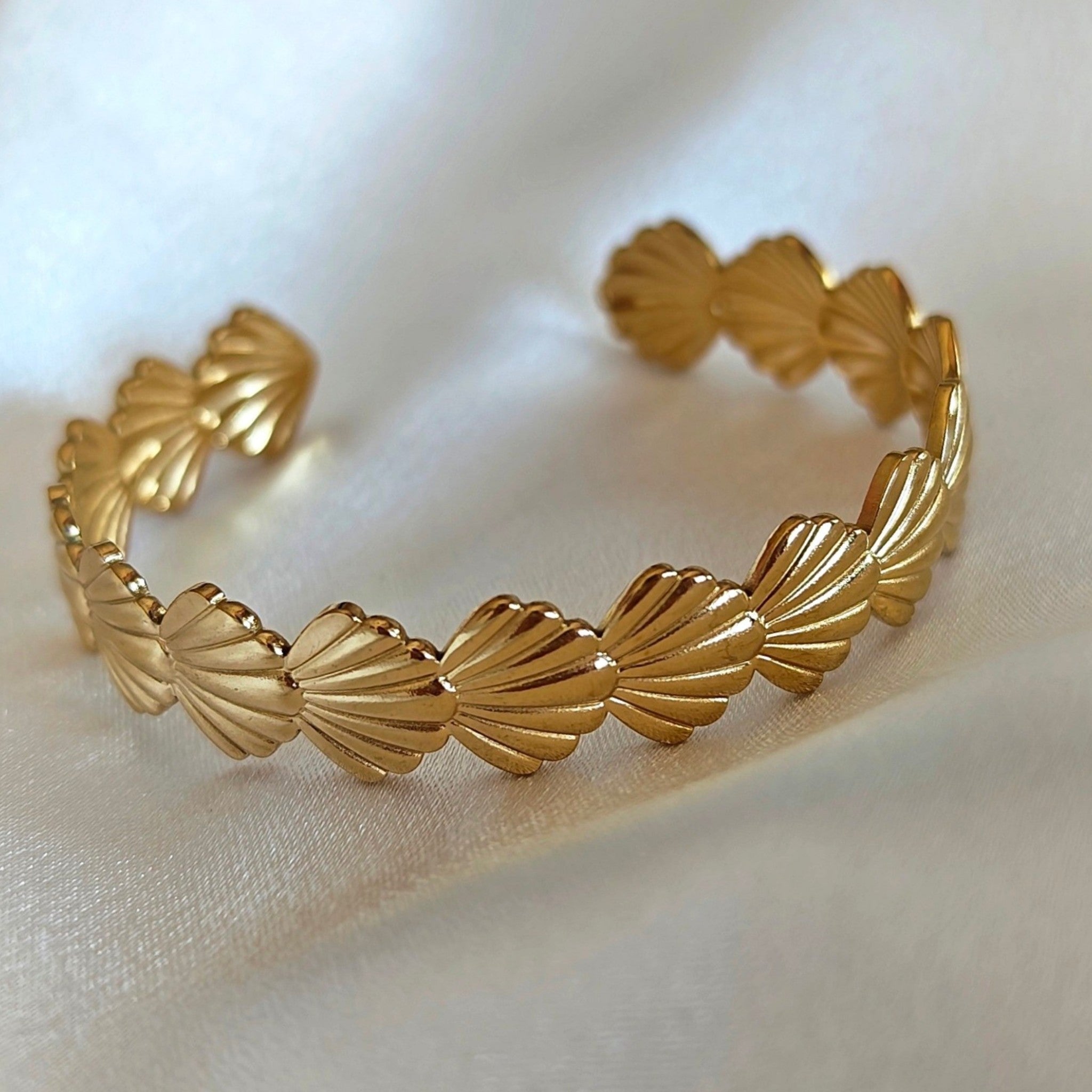 Seashell Cuff Bracelet | 9,90€