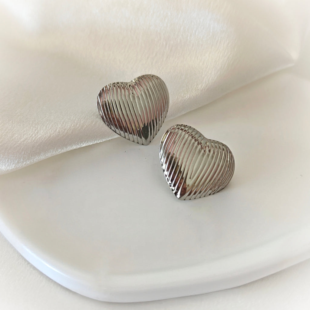 Ribbed Heart Earrings