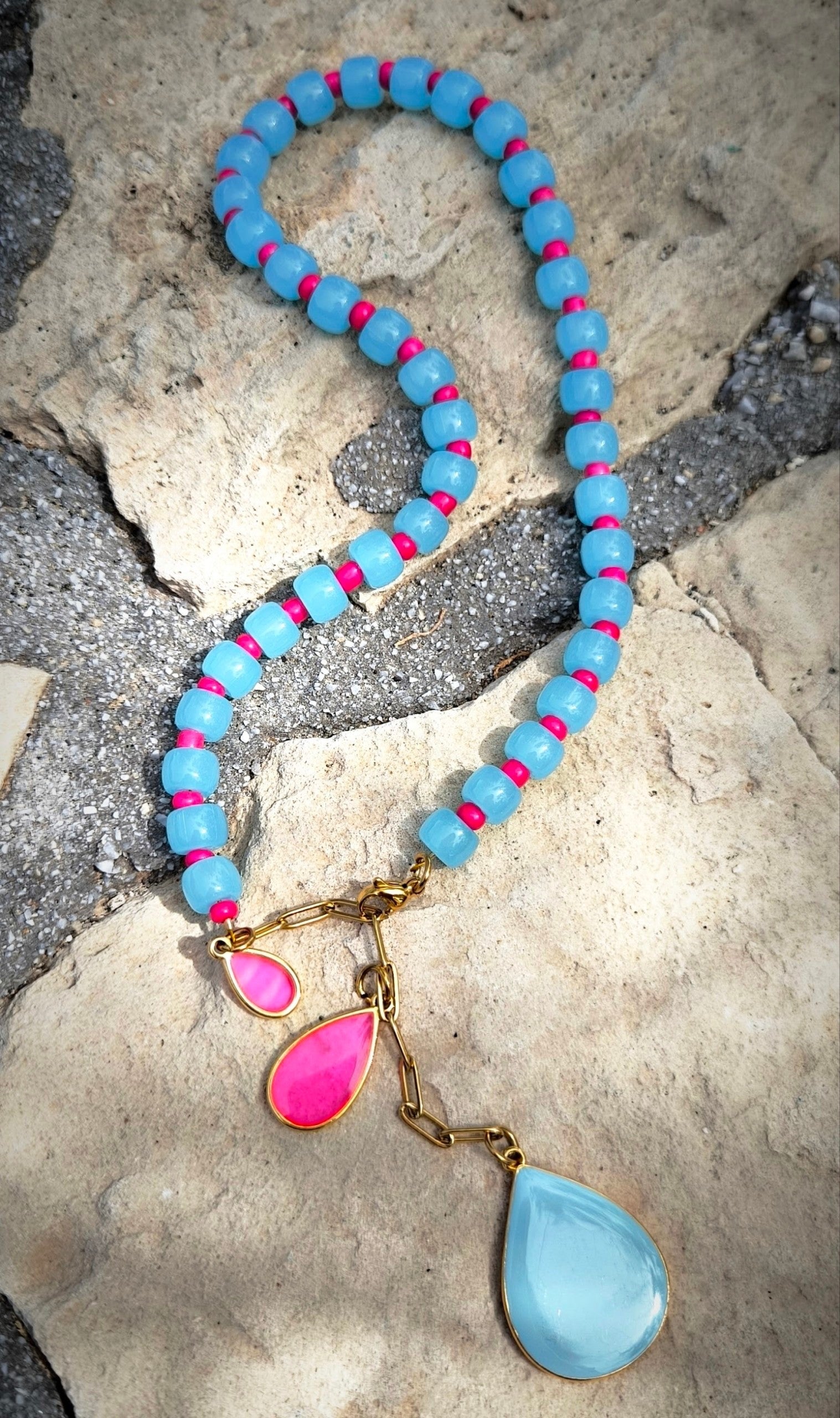 Pop Drops Necklace – Sky Blue & Fuchsia
