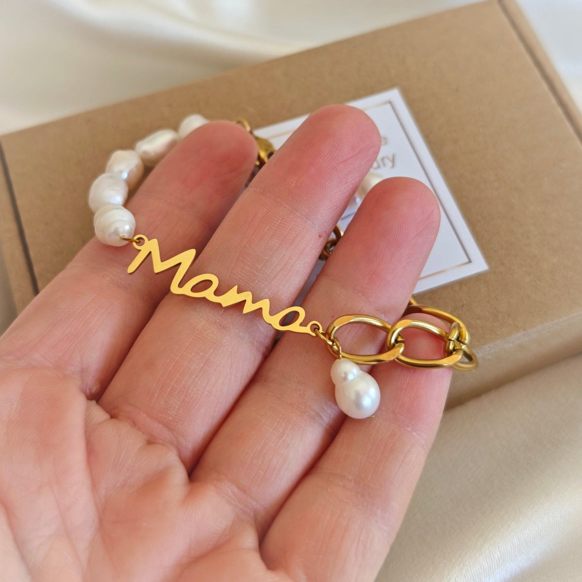 Mama Pearl Bracelet