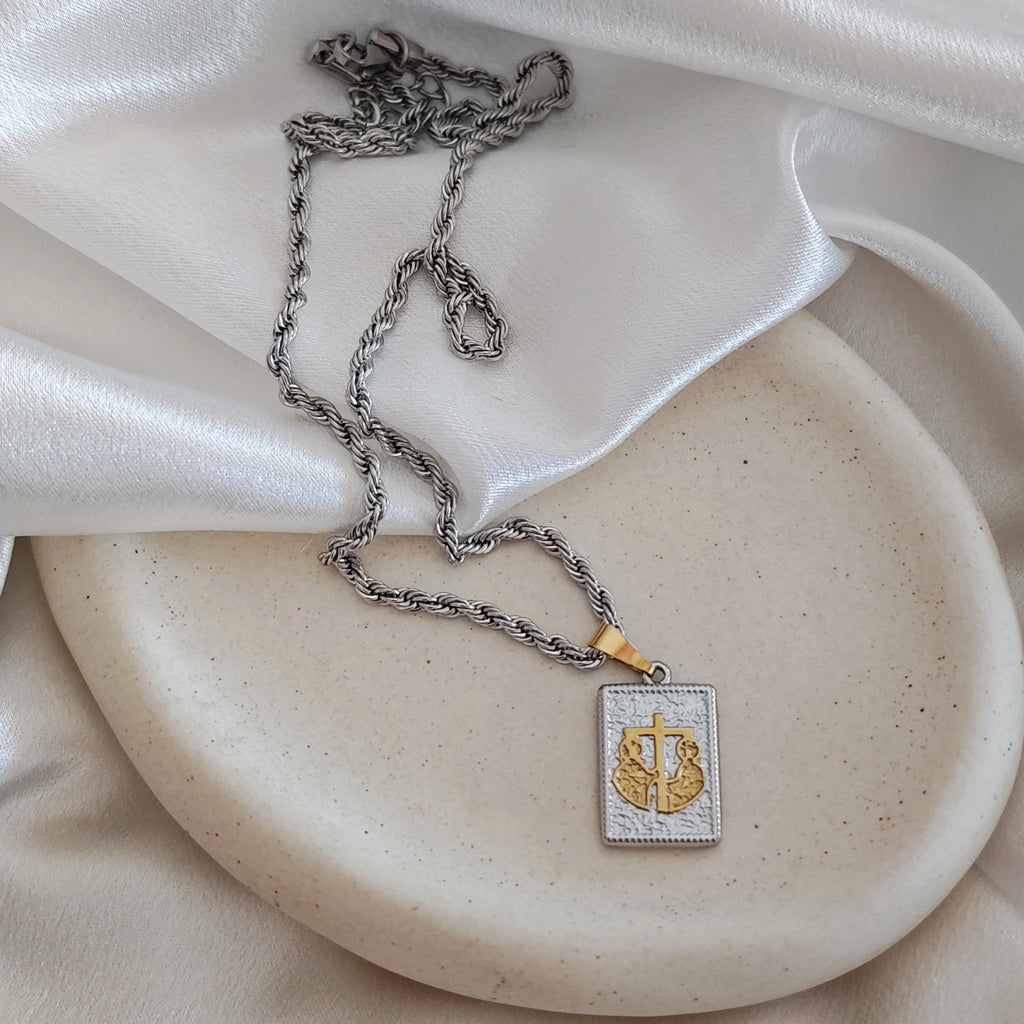 Fylachto Necklace