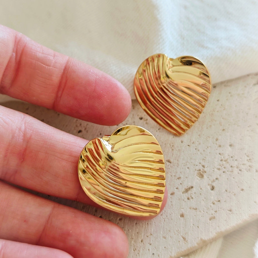 Ribbed Heart Earrings