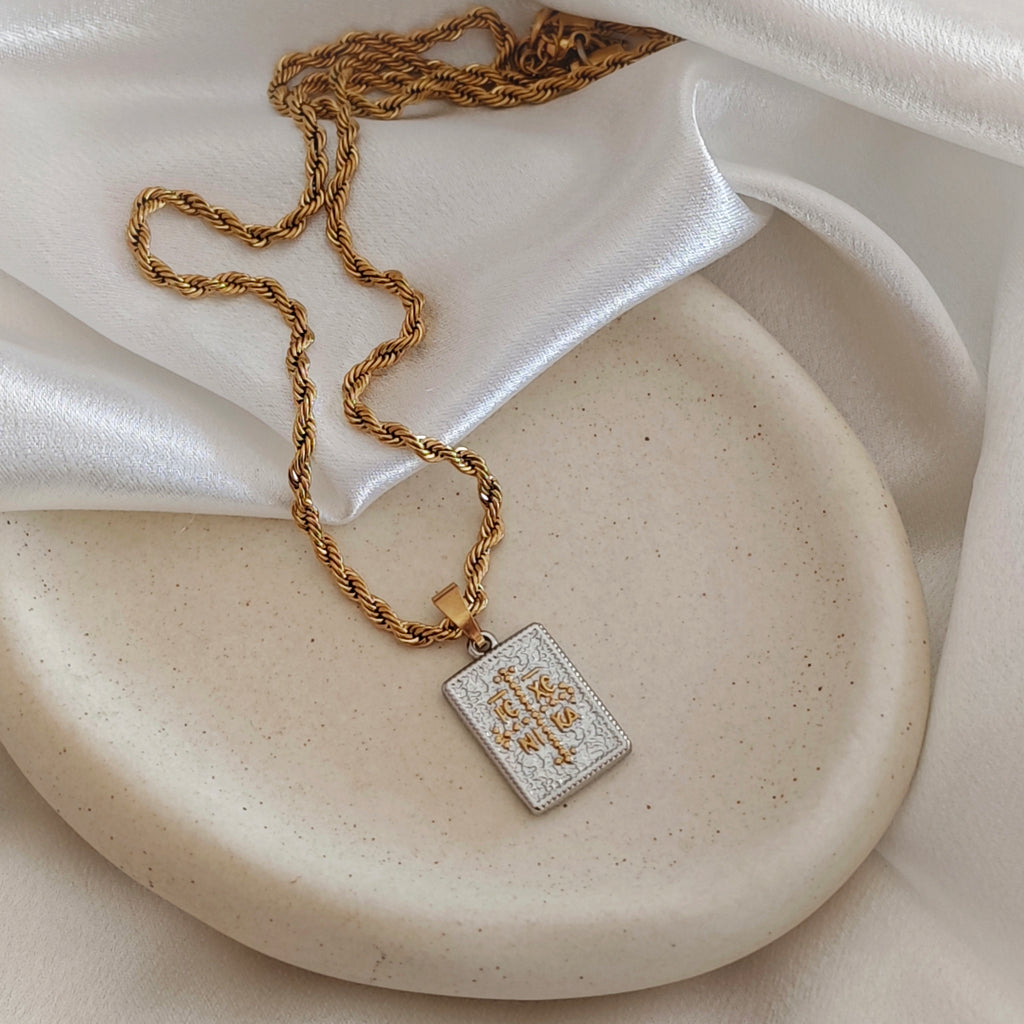 Fylachto Necklace